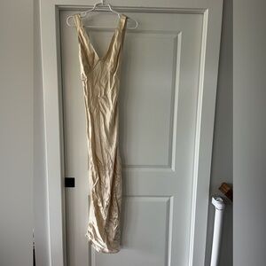 Size XS. Rumored champagne dress. Very comfortable